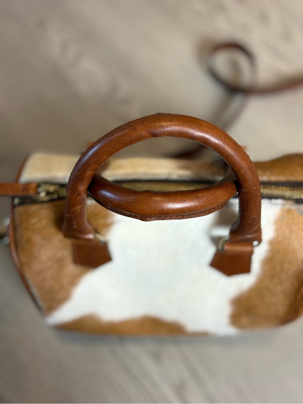 Lucchese Cowhide Handbag With strap - Picture 8 of 8